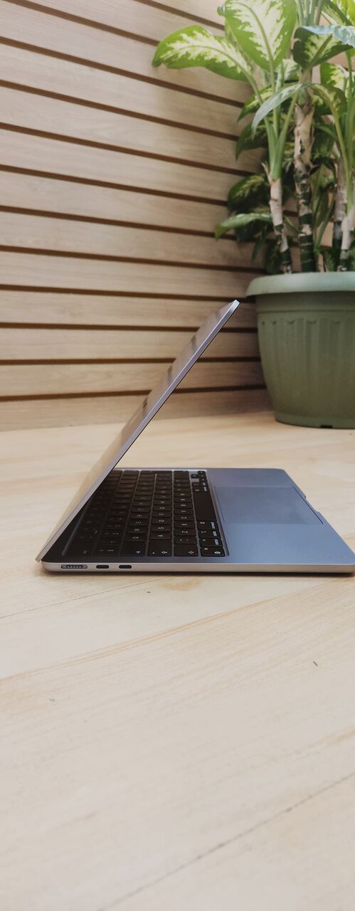 Riyadh, Computers, SAR 2399,  MacBook Air M2 13.6&rdquo; 8GB 256GB BC:66(90%)