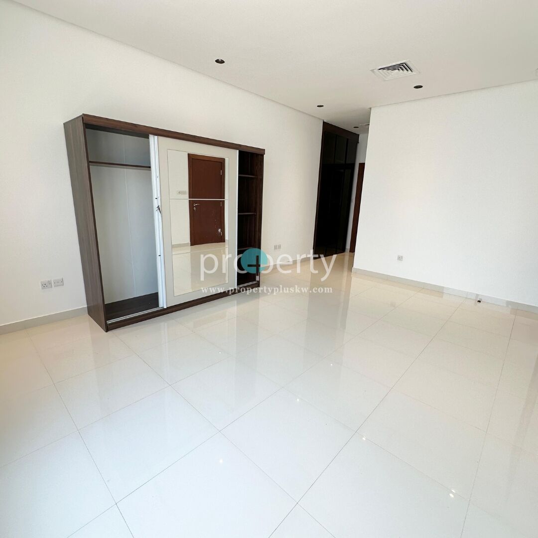 Fintas, Villas, KWD 2000,  Furnished,  Spacious Semi-Furnished Beach Villa For Rent In Fintas