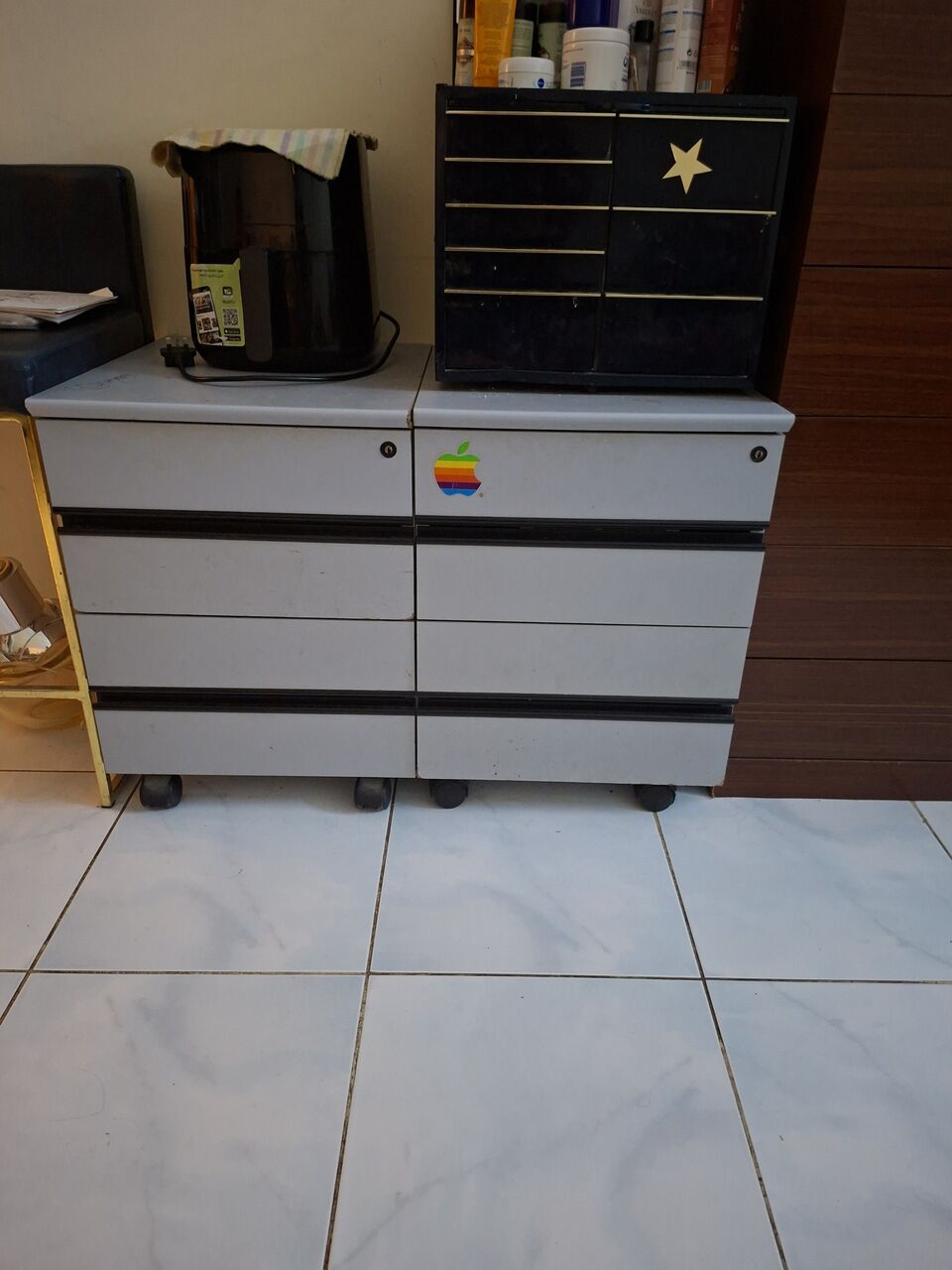 Gudaibiya, Household Items, BHD 12,  Showcase, Drawer, Tv Stand ,study Table , Gas Stove