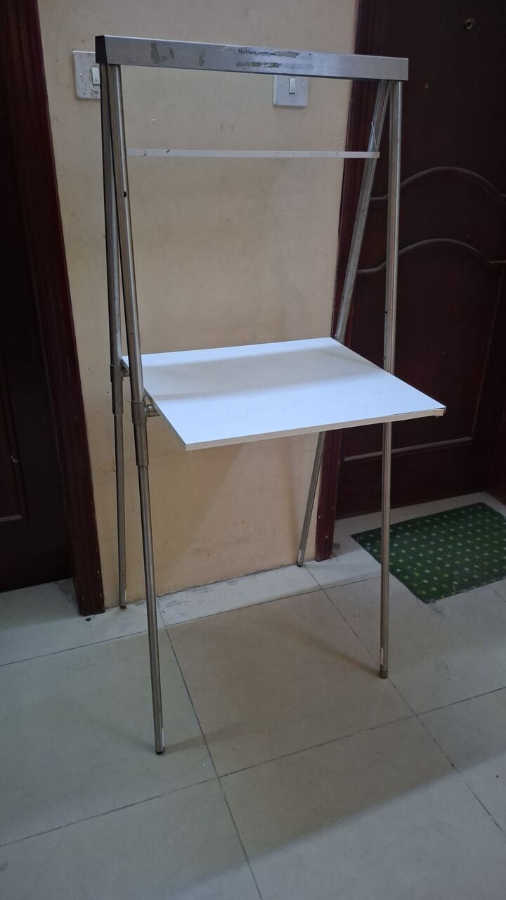 Gudaibiya, Household Items, BHD 12,  Showcase, Drawer, Tv Stand ,study Table , Gas Stove