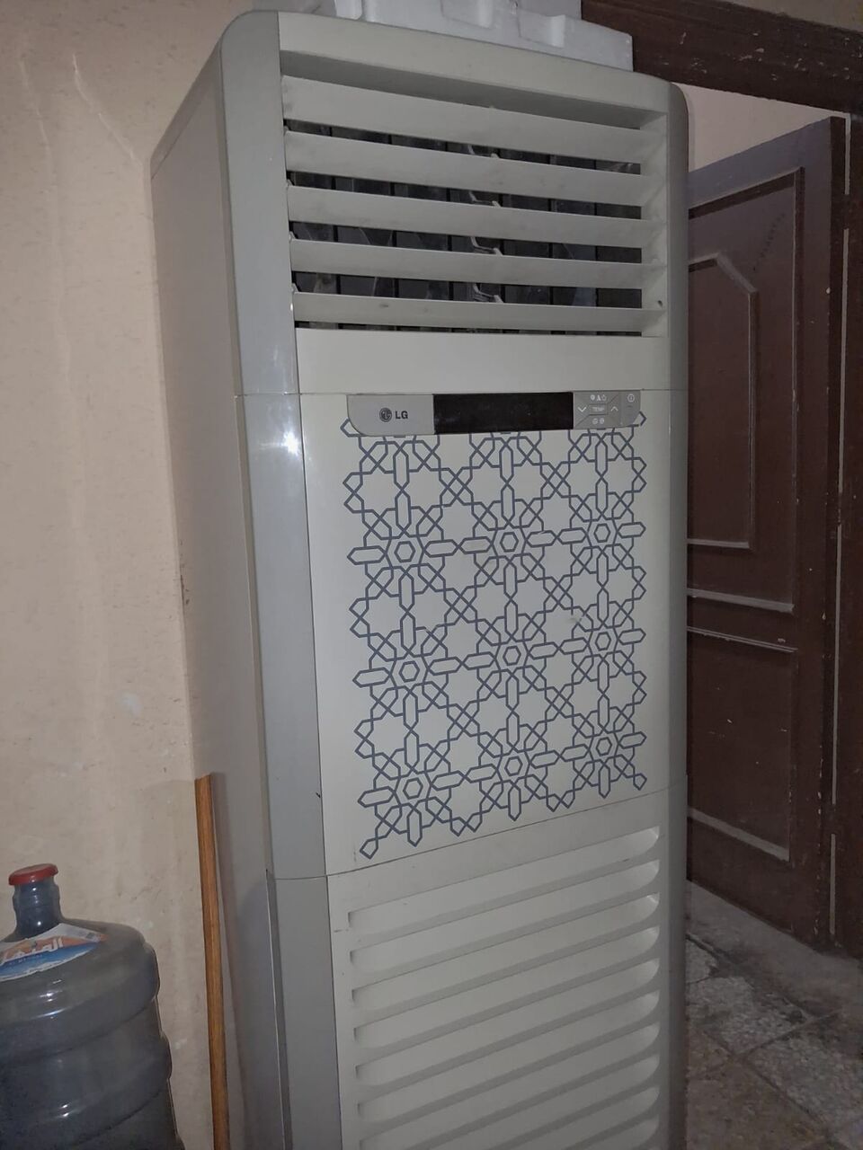 Riyadh, Air Conditioners, SAR 500,  55 Inch Indoor Dulabi