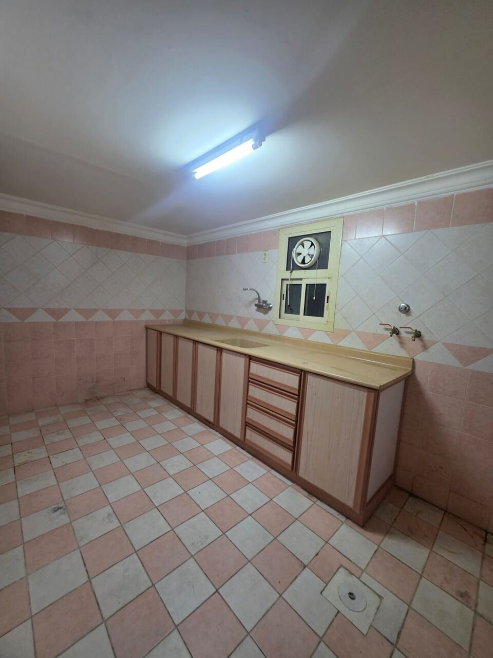 Khobar, Apartments, Flats, Houses & Villas, SAR 20000/year,  3 BR,  3  Bedrooms, A Living Room 2 Bathrooms,a Kitchen, Fast Floor Apartment Elevator Not Availa