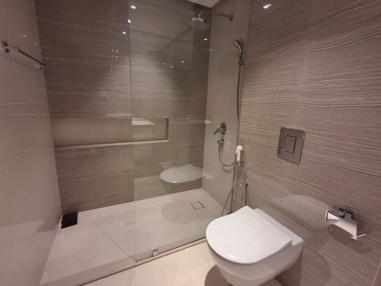 Amwaj Islands, Apartments, Flats, Houses & Villas, BHD 300/month,  Furnished,  1 BR,  80 Sq. Meter,  Hot Deal- 1 BR FF Apartment With Balcony Dilmunia Island