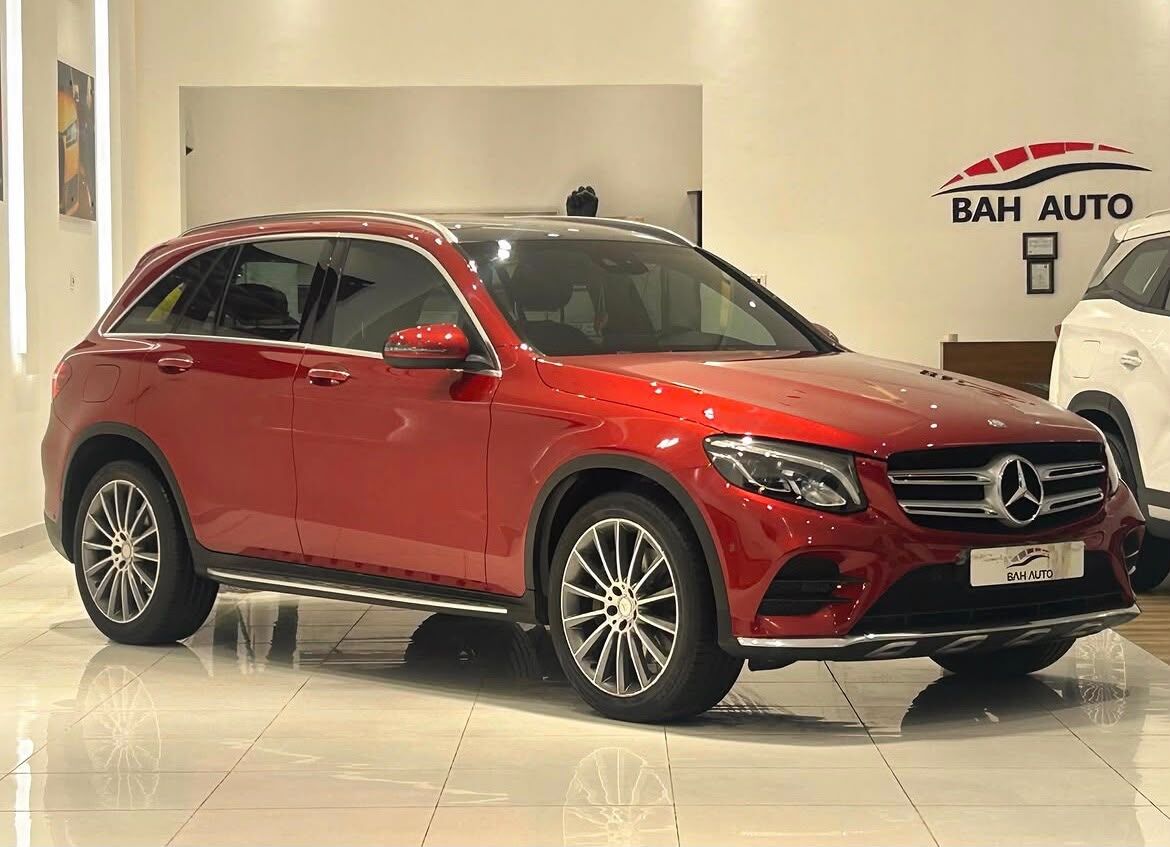 Riffa, Vehicles, Cars & Trucks , BHD 7800,  MERCEDES GLC 300,  2017,  Automatic,  220000 KM,   MODEL  FOR SALE