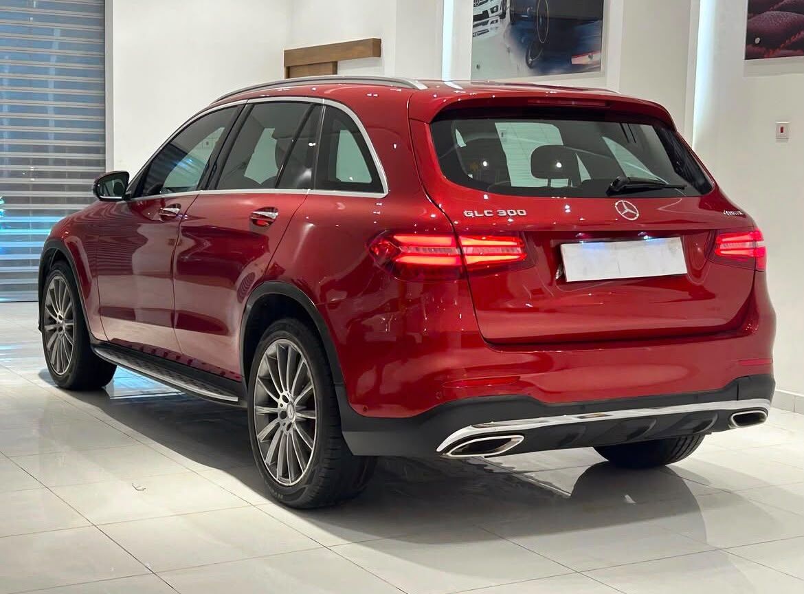 Riffa, Vehicles, Cars & Trucks , BHD 7800,  MERCEDES GLC 300,  2017,  Automatic,  220000 KM,   MODEL  FOR SALE