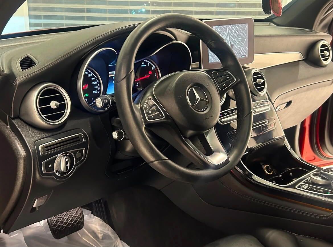 Riffa, Vehicles, Cars & Trucks , BHD 7800,  MERCEDES GLC 300,  2017,  Automatic,  220000 KM,   MODEL  FOR SALE