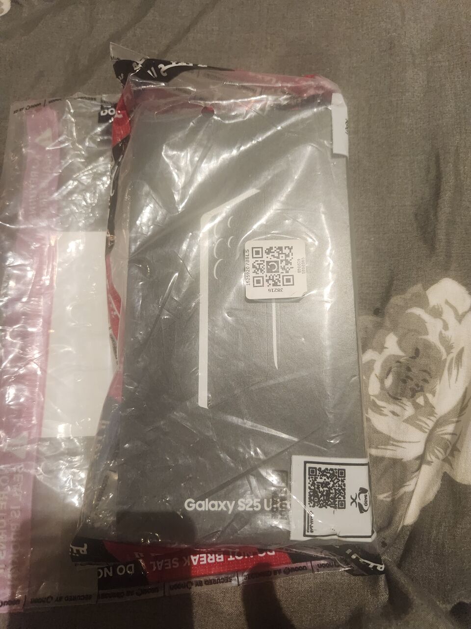 Jeddah, Mobile Phones, SAR 3000,  Samsung S25 Ultra Unopened Box For Sale .