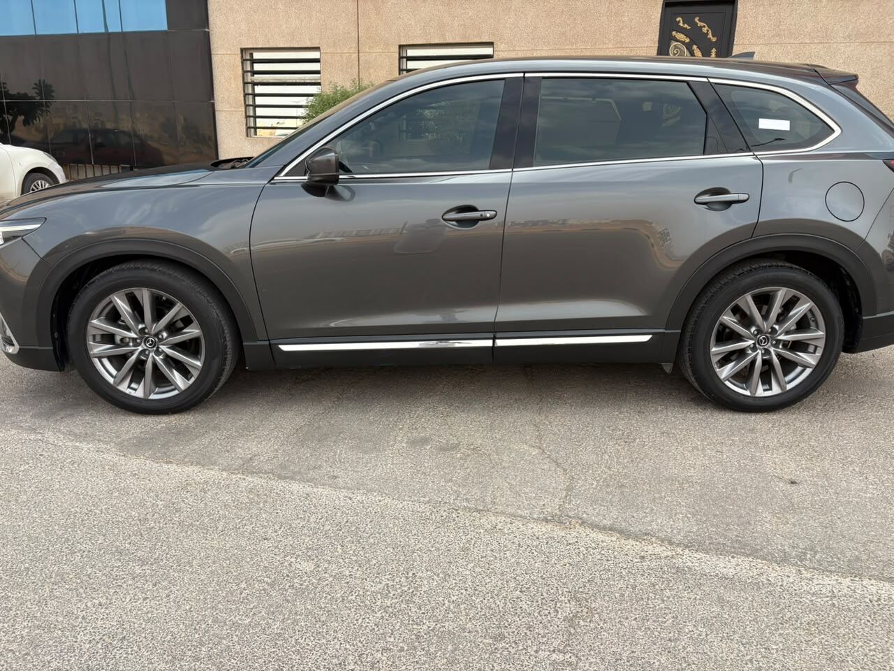 Riyadh, Vehicles, Cars & Trucks , SAR 110,  Mazda CX-9,  2023,  Automatic,  70000 KM,  CX9. . (One Owner)