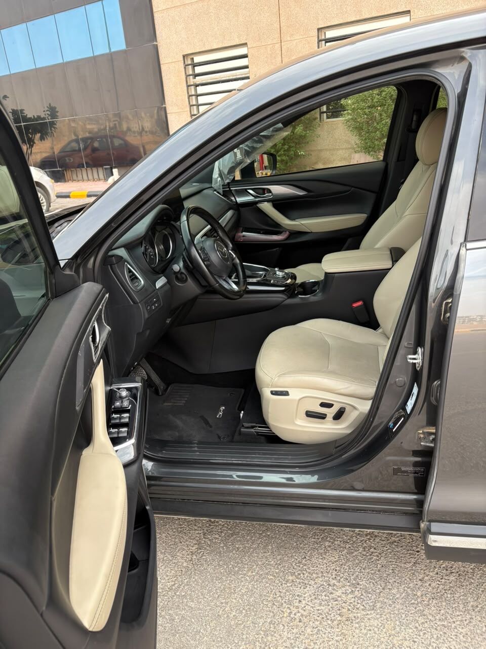 Riyadh, Vehicles, Cars & Trucks , SAR 110,  Mazda CX-9,  2023,  Automatic,  70000 KM,  CX9. . (One Owner)