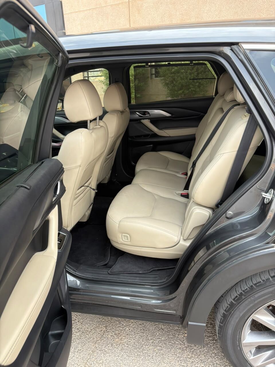Riyadh, Vehicles, Cars & Trucks , SAR 110,  Mazda CX-9,  2023,  Automatic,  70000 KM,  CX9. . (One Owner)