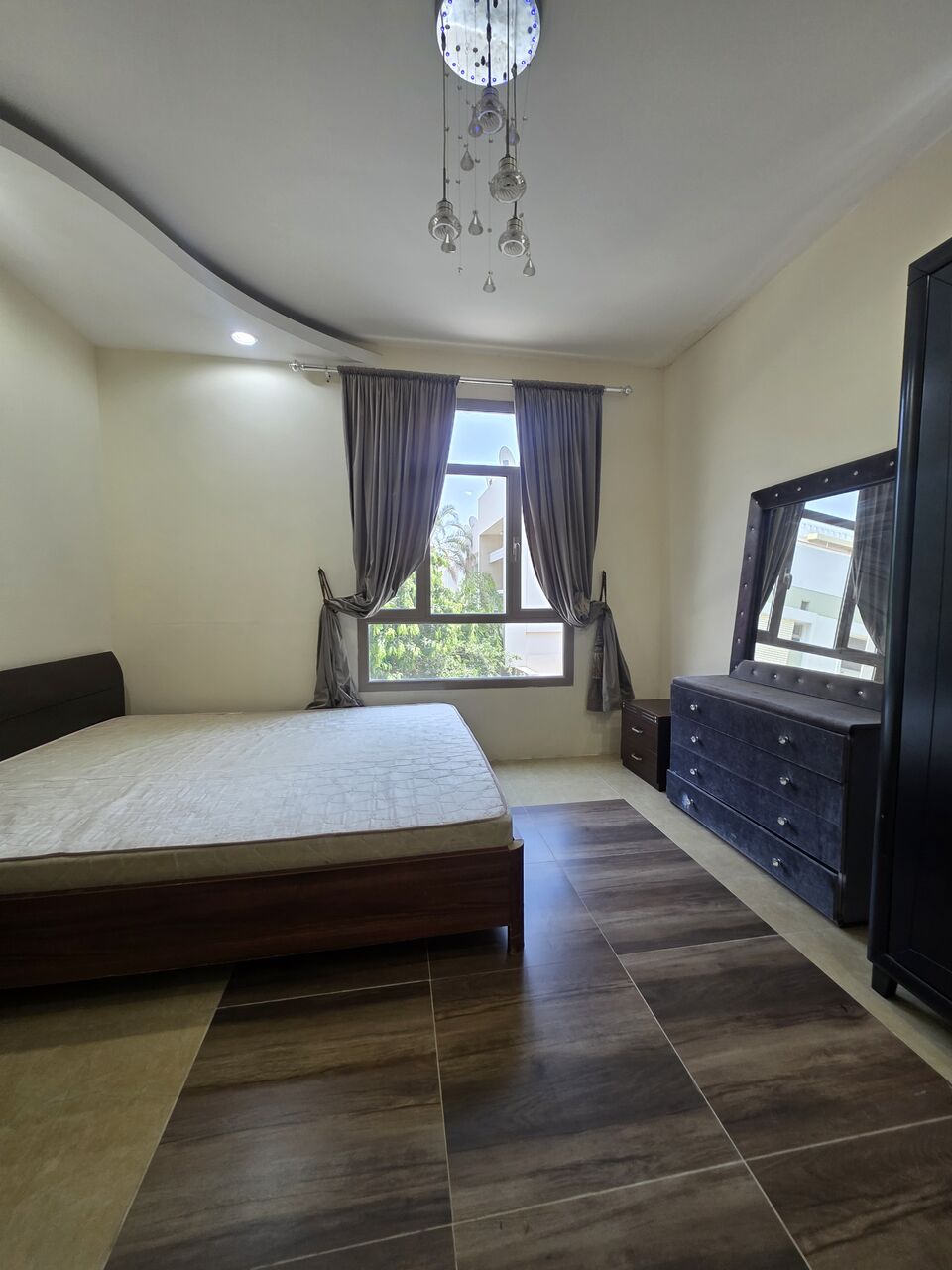 Salmaniya, Apartments, Flats, Houses & Villas, BHD 280/month,  Furnished,  2 BR,  -Very Neet & Clean Fully Furnished 2 BHK Flat With Ewa & Parking @280/BD In Salmaniya