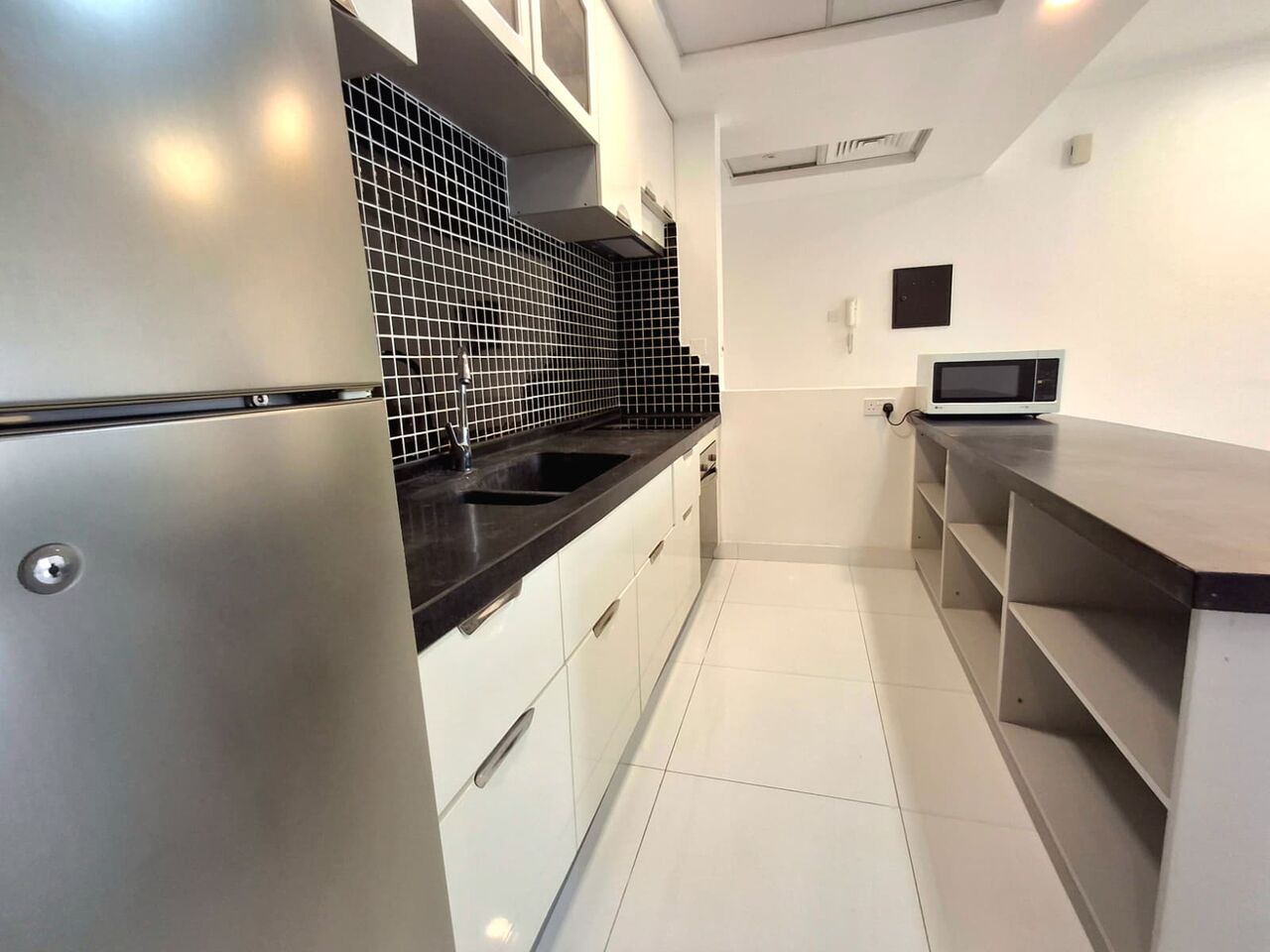 Amwaj Islands, Apartments, Flats, Houses & Villas, BHD 330/month,  2 BR,  120 Sq. Meter,  Renovated 2 BR FF Apartment With Balcony & WIFI Amwaj Island