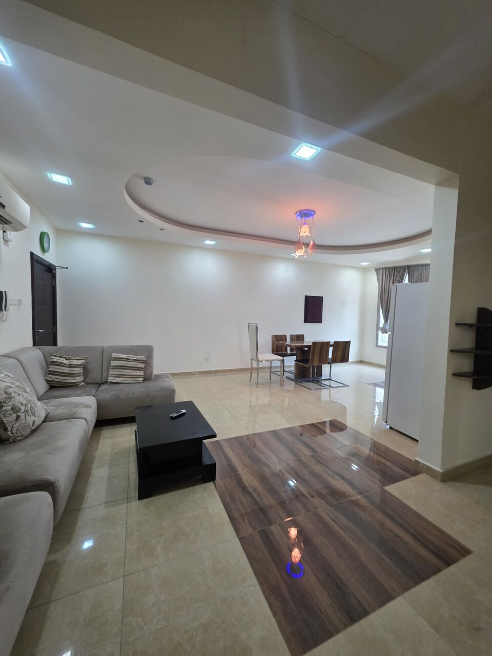 Salmaniya, Apartments, Flats, Houses & Villas, BHD 280/month,  Furnished,  2 BR,  Very Neet Fully Furnished 2 BHK Flat With Ewa & Parking @280/BD In Salmaniya
