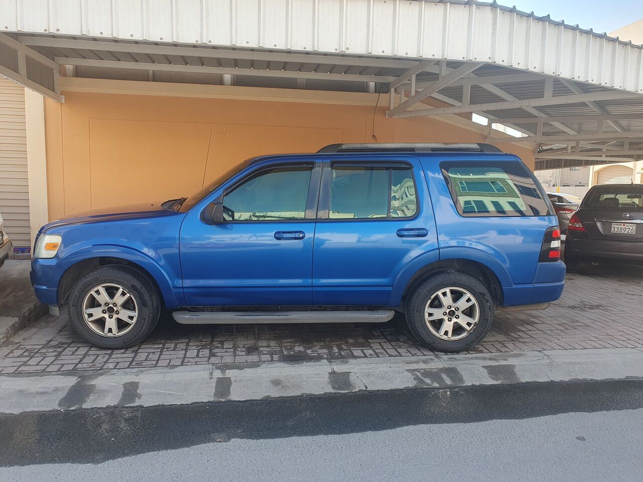 East Riffa, Vehicles, Cars & Trucks , BHD 1800,  Ford Explorer,  2010,  Automatic,  250000 KM,   , 7 Seater Family Car