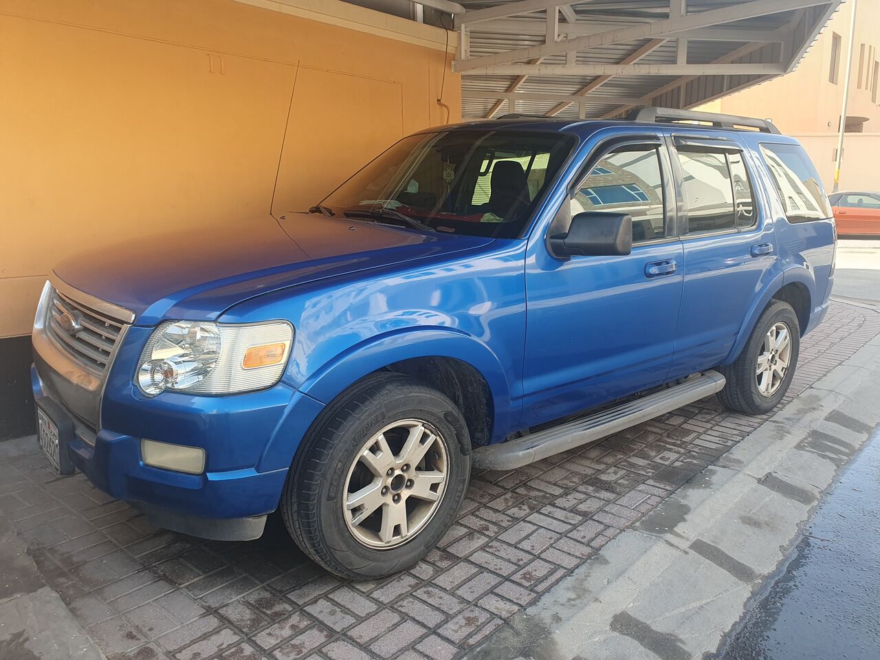 East Riffa, Vehicles, Cars & Trucks , BHD 1800,  Ford Explorer,  2010,  Automatic,  250000 KM,   , 7 Seater Family Car