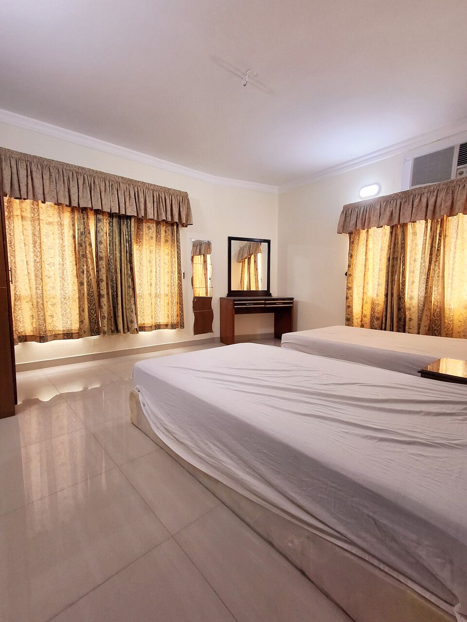Hoora, Apartments, Flats, Houses & Villas, BHD 260/month,  Furnished,  2 BR,  - Very Neet Fully Furnished Spacious 2 BHK Flat With Ewa & Parking - WiFi @260 BD In Hoora