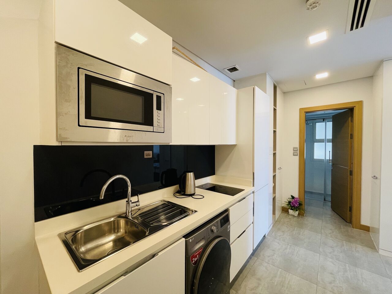 Juffair, Apartments, Flats, Houses & Villas, BHD 240/month,  Furnished,  Studio,  60 Sq. Meter,  Spacious Studio Balcony Apartment For Rent -240BD/Month