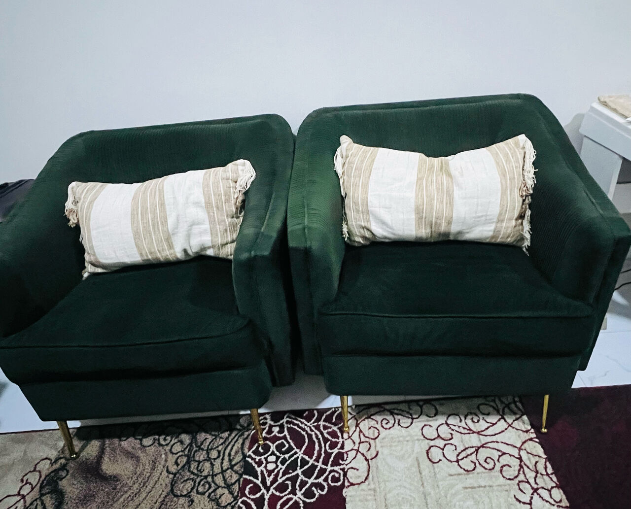 Thuqbah, Furniture, SAR 850,  7 Seater Sofa Set With T Poy