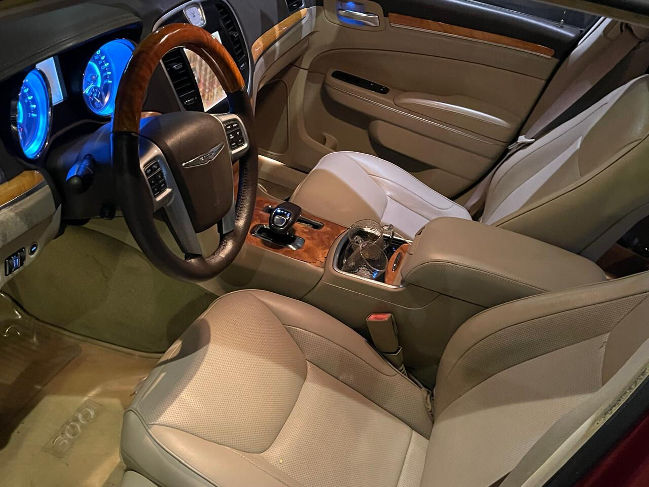 Jeddah, Vehicles, Cars & Trucks , SAR 32000,  Chrysler 300C,  2013,  Automatic,  295 KM,