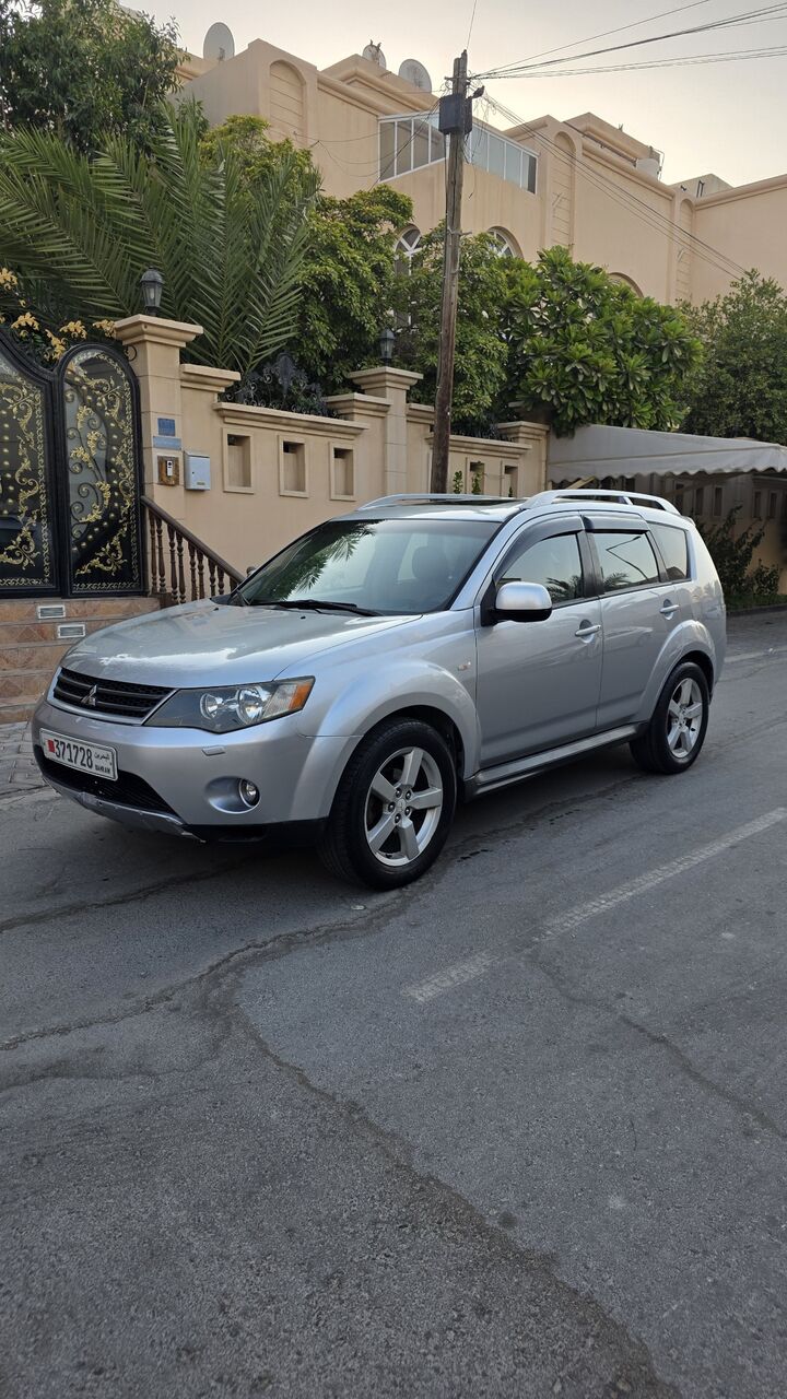 Riffa, Vehicles, Cars & Trucks , BHD 1750,  Mitsubishi Outlander,  2009,  Automatic,  181 KM,