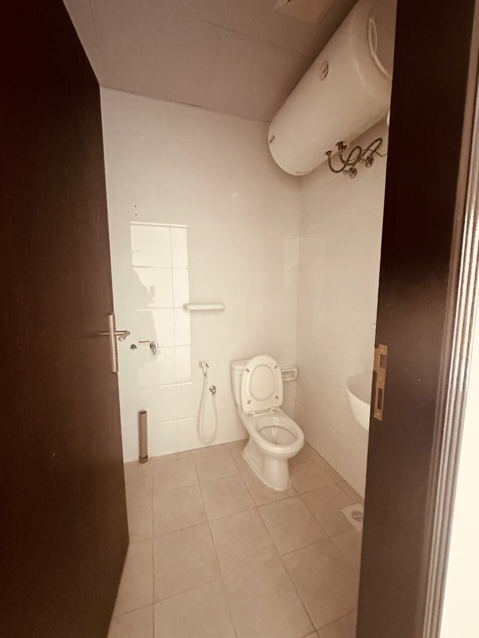 Adliya, Apartments, Flats, Houses & Villas, BHD 180/month,  1 BR,  UNFURNISHED ONE BEDROOM FLAT FOR RENT IN ADLIYA