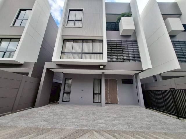 Bangkok, Villas, THB 60000,  40 Sq. Feet,  HR 10313 3-story Detached House For Rent, Modern Style, Feel Lat Phrao 101 Project, Feel