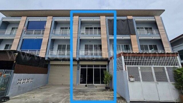 Bangkok, Real Estate For Sale, THB 2290000,  2 BR,  22 Sq. Feet,  3-story Commercial Building, Soi Rangsit-Nakhon Nayok 24, Good Location, Very Cheap.
