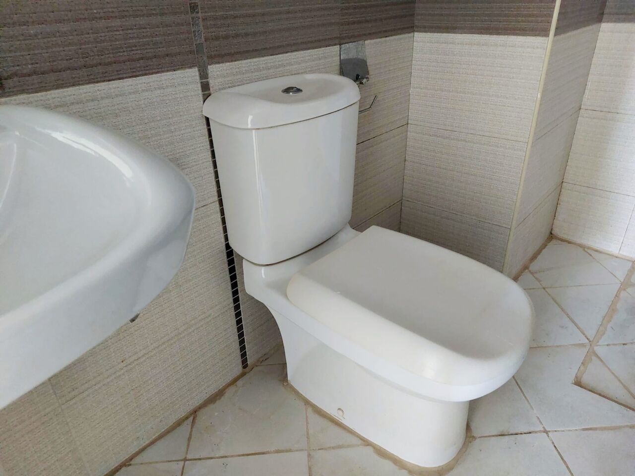 Manama, Apartments, Flats, Houses & Villas, BHD 190/month,  2 BR,  UNFURNISHED TWO BEDROOM FLAT FOR RENT IN UM AL HASSAM