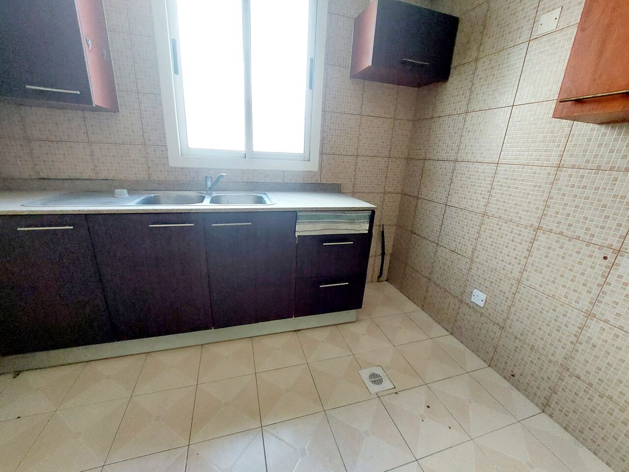 Manama, Apartments, Flats, Houses & Villas, BHD 190/month,  2 BR,  UNFURNISHED TWO BEDROOM FLAT FOR RENT IN UM AL HASSAM
