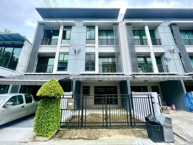 Bangkok, Real Estate For Sale, THB 4290000,  3 BR,  18 Sq. Feet,  Urgent Sale, 3-story Townhome, Baan Klang Muang, Rattanathibet, Newly Renovated, Good