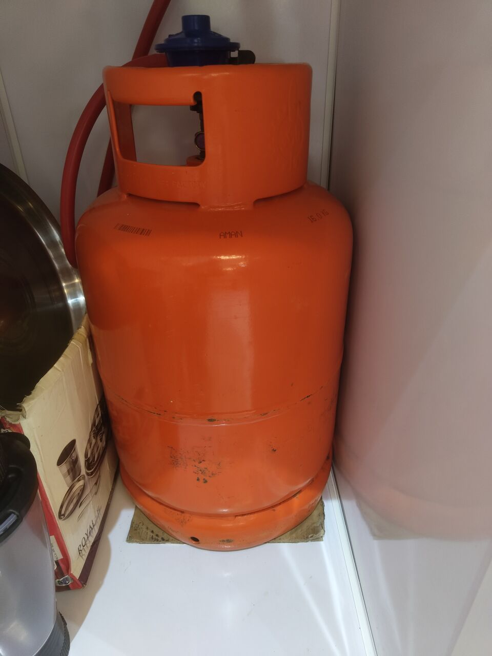 Jeddah, Household Items, SAR 900,  Hosehold Items For Sell, Fridge, Washing Machine, Gas Stove (with Integrated Shelf) , Cyli