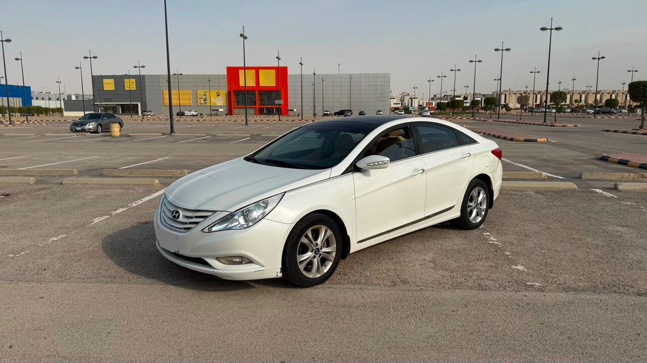 Riyadh, Vehicles, Cars & Trucks , SAR 22000,  Hyundai Sonata,  2013,  Automatic,  292000 KM,   (mid Option)