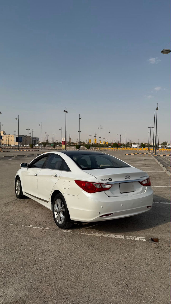 Riyadh, Vehicles, Cars & Trucks , SAR 22000,  Hyundai Sonata,  2013,  Automatic,  292000 KM,   (mid Option)