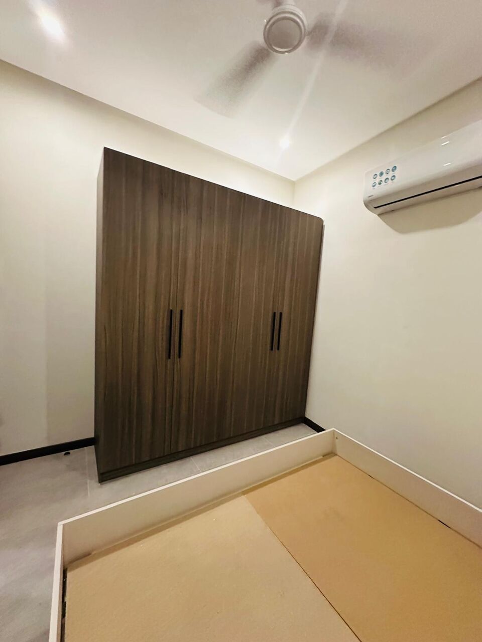 Juffair, Apartments, Flats, Houses & Villas, BHD 240/year,  2 BR,  Apartment For Rent In Juffair Semi Furnished 1bhk