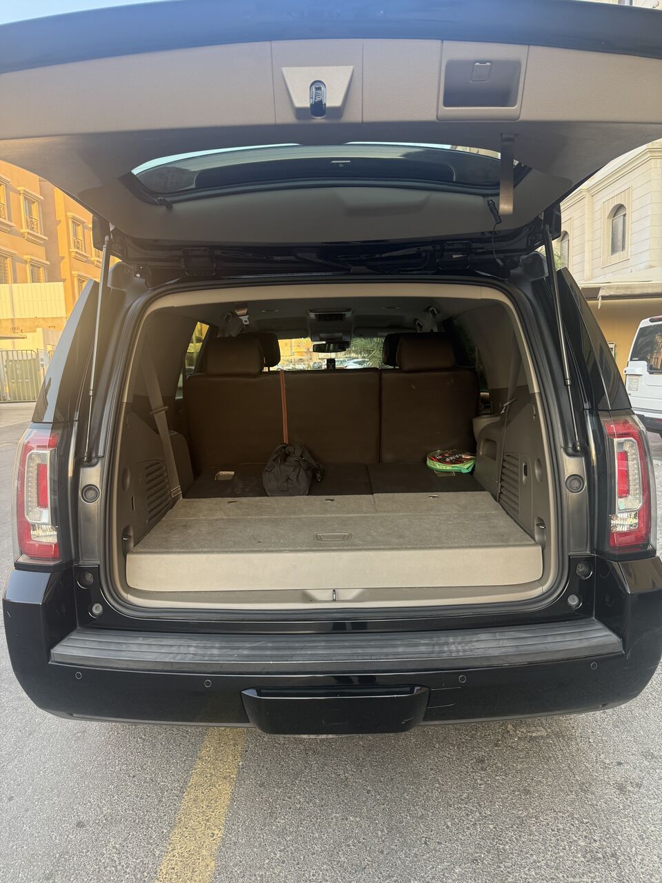  , SAR 98000,  Gmc Yukon,  2017,  Automatic,  218000 KM,, 3