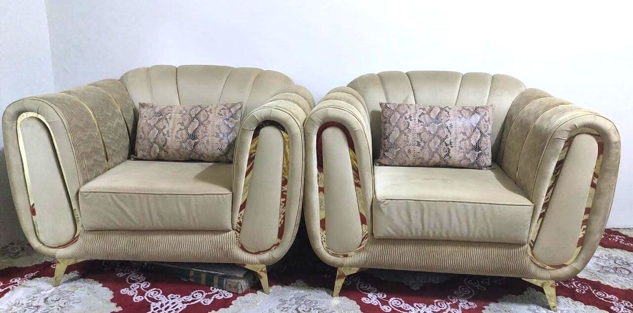 Jeddah, Furniture, SAR 2200,  New - Rarely Used 5 Seater Sofa Set (with Free Curtains, Negotiable)