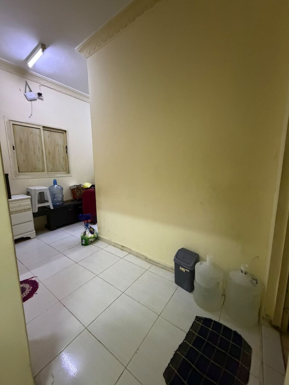Khobar, Apts/Flats Wanted, SAR 850/month,  Furnished,  2 BR,  One Room Available Need Person For Rent Room Good Condition With Kitchen One Bathroom