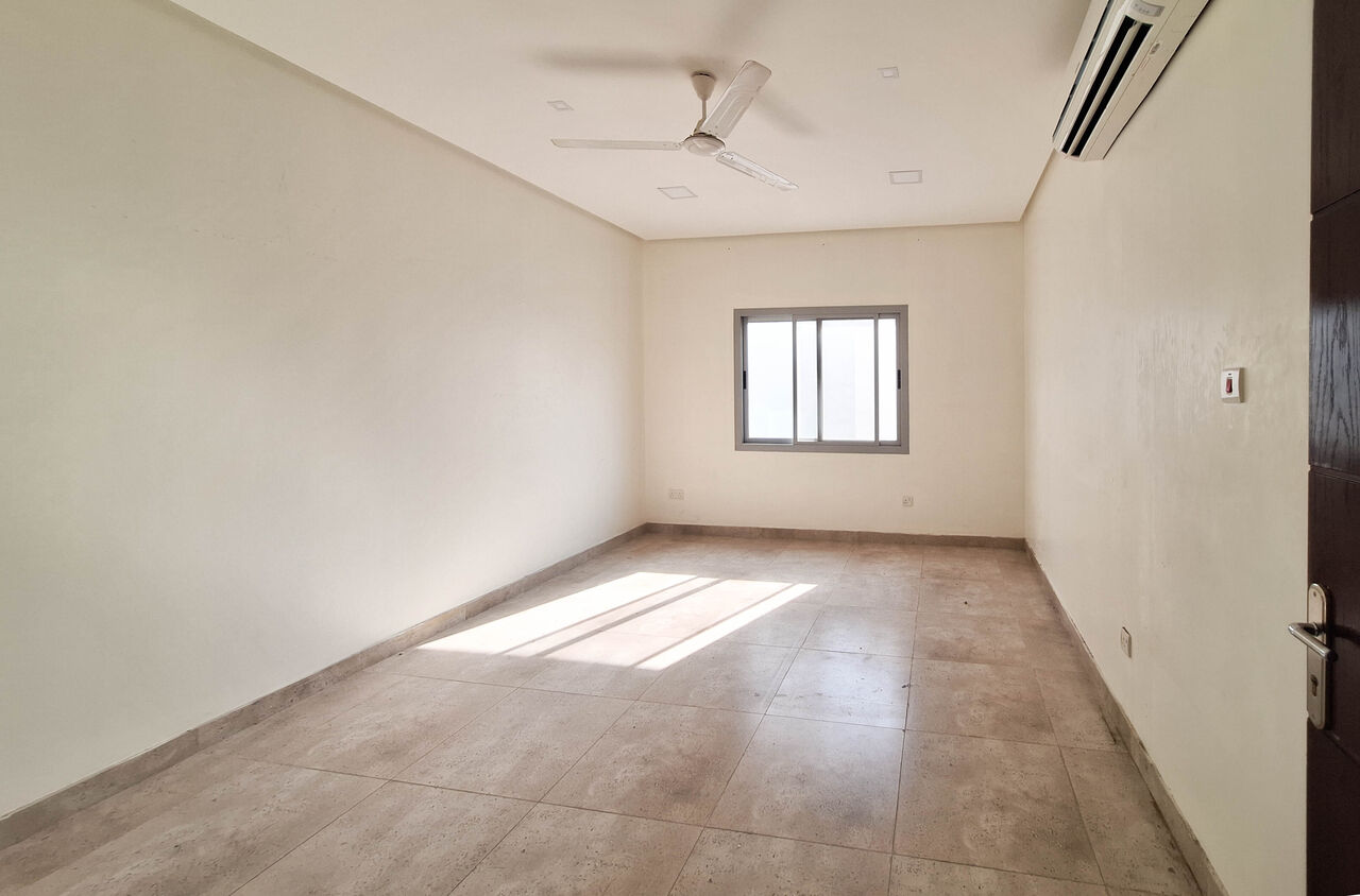 Jidhafs, Apartments, Flats, Houses & Villas, BHD 230/month,  2 BR,  An Apartment For Rent In The Al Musalla Area Near  Al Rumaihi Petrol Station Including EWA