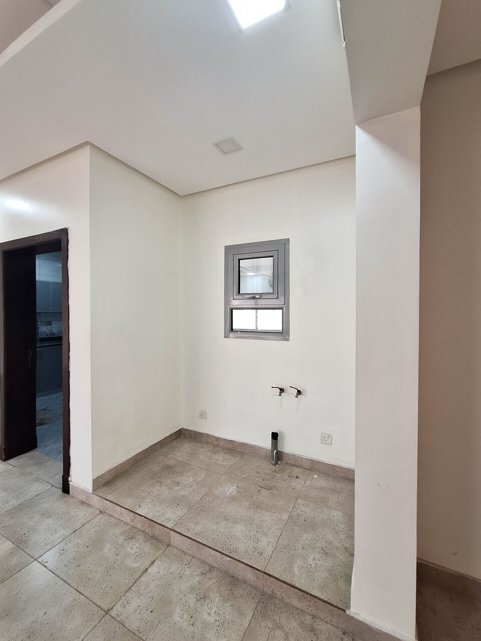 Jidhafs, Apartments, Flats, Houses & Villas, BHD 230/month,  2 BR,  An Apartment For Rent In The Al Musalla Area Near  Al Rumaihi Petrol Station Including EWA