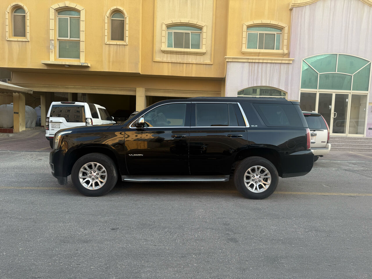 Khobar, Vehicles, Cars & Trucks , SAR 98000,  Gmc Yukon,  2017,  Automatic,  218000 KM,    For Sale