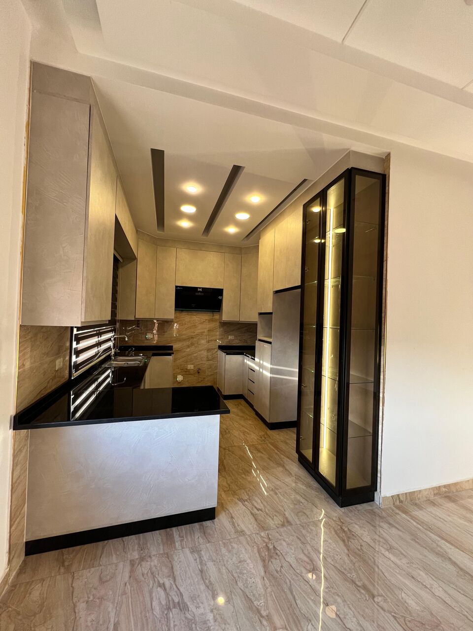 Amman, Housing Exchanges, JOD 650/month,  3 BR,  150 Sq. Meter,  Apartment For Rent In Alrabyeh