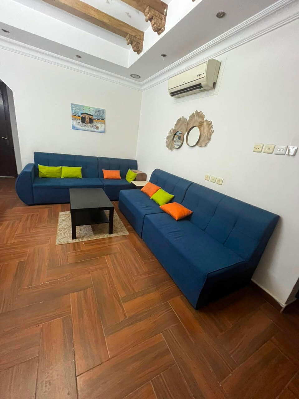 Riyadh, Furniture, SAR 500,  15 Seater Sofa With Table