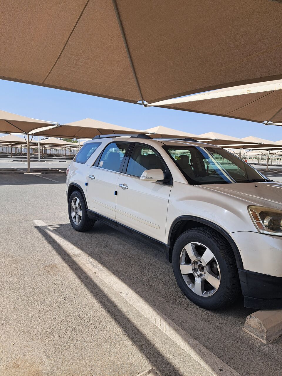 Bani Malik, Vehicles, Cars & Trucks , SAR 15000,  GMC Acadia 2011,  2011,  Automatic,  279000 KM,  Full Option All Wheel Drive  Transmission With Cruise Control SUV