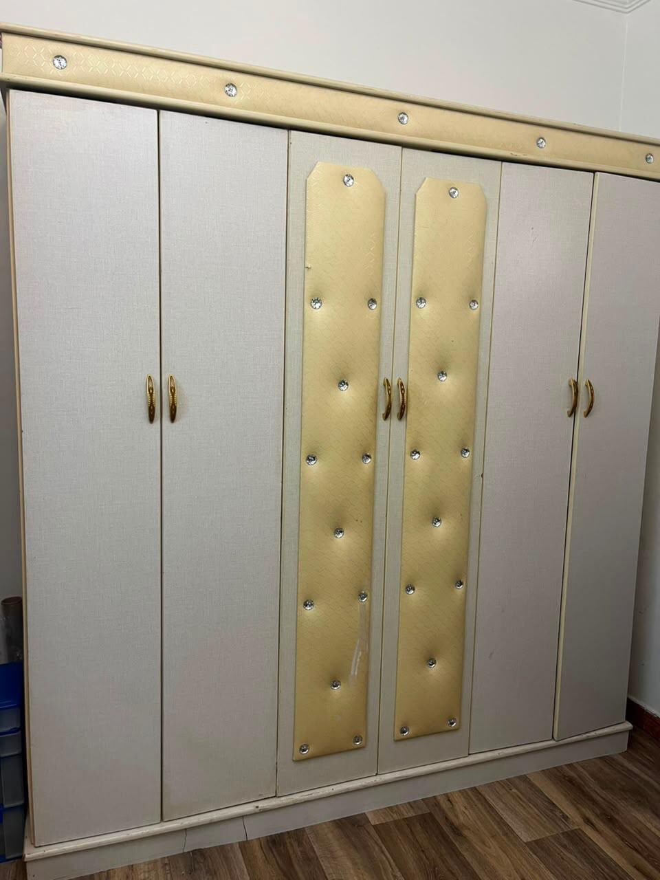 Riyadh, Furniture, SAR 250,  Wardrobe (6-door, Cream)
