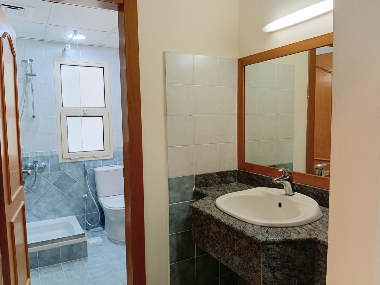 Juffair, Apartments, Flats, Houses & Villas, BHD 300/month,  Furnished,  1 BR,  1 BHK Apartment For Rent In Juffair Inclusive EWA Limit!!! Call N WhatsApp 36761304