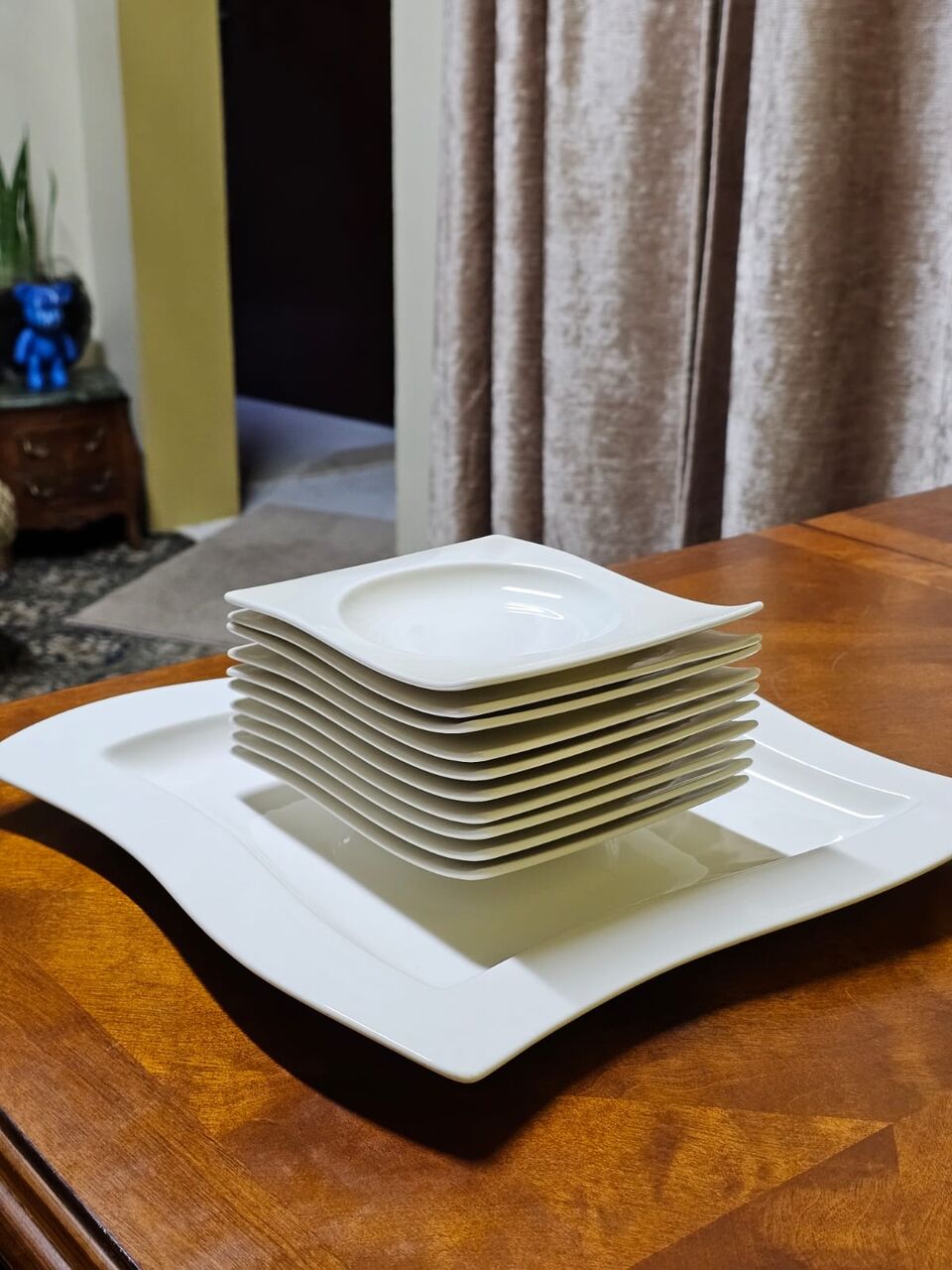 Khobar, Household Items, SAR 750,  Villeroy & Boch NewWave Large Platter & Appetizer Plates (11 Pcs)