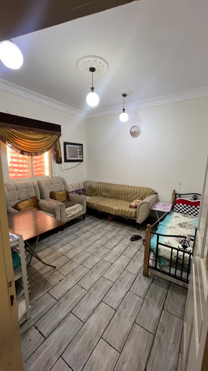 Jeddah, Apartments, Flats, Houses & Villas, SAR 2000/month,  3 BR,  40 Sq. Meter,  3 Bedrooms  2 Bathrooms Small Store And A Preccious Kitchen