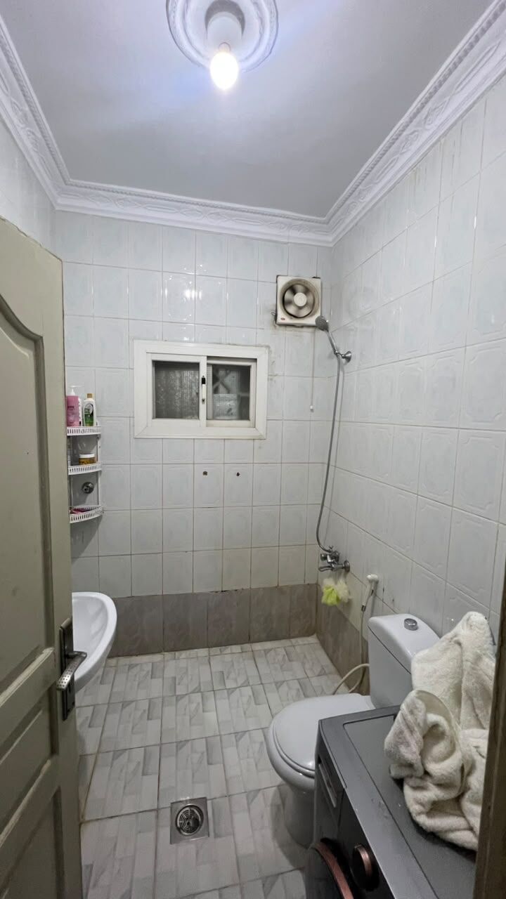 Jeddah, Apartments, Flats, Houses & Villas, SAR 2000/month,  3 BR,  40 Sq. Meter,  3 Bedrooms  2 Bathrooms Small Store And A Preccious Kitchen