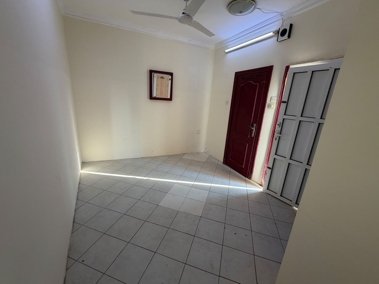 Manama, Apartments, Flats, Houses & Villas, BHD 100/month,  Studio,  Budget Rooftop Studio Apartment For Rent In Manama