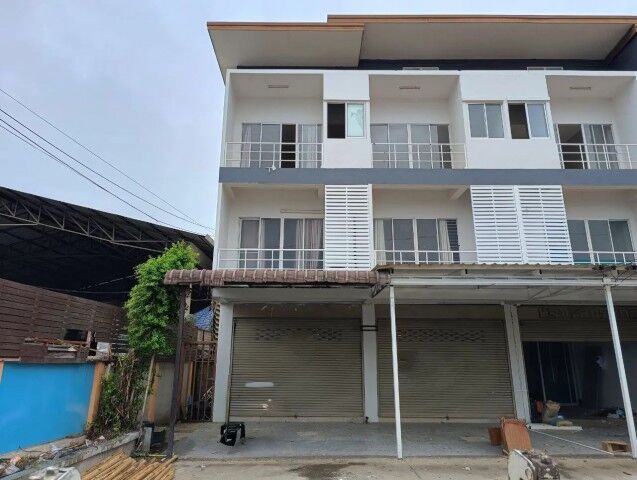 Bangkok, Real Estate For Sale, THB 3813000,  6 BR,  48 Sq. Feet,  3-story Commercial Building For Sale In Saraphi, Tha Wang Tan Subdistrict, Chiang Mai.